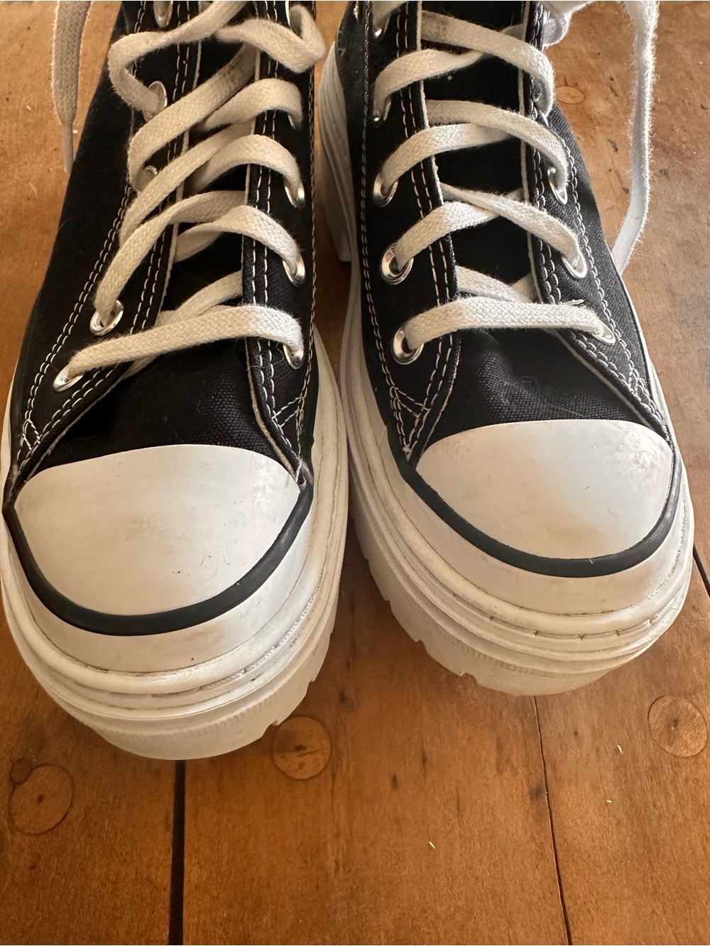 Converse Black and White Platform Chuck Taylor High-Top Sneakers women’s size 7 - Picture 4 of 8